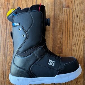 Never used DC Scout Snowboard boots size 11